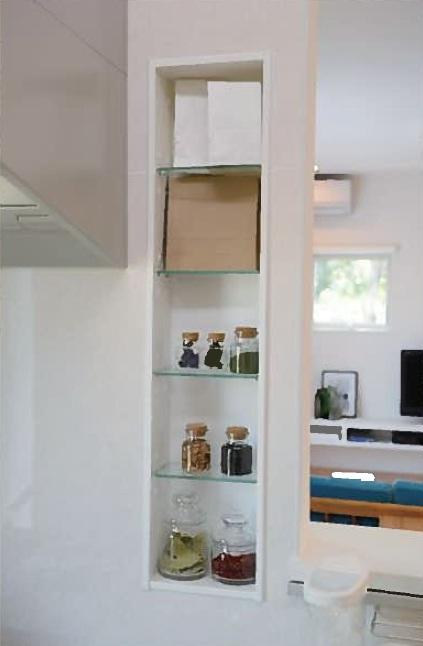 Receipt.  ◆ We prepared a variety of storage to comfortable day-to-day life ◆ Comfortably to us accommodate the housework of Mrs. [(1) spice rack]