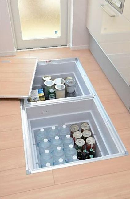 Receipt. (3) 2 series of under-floor storage