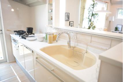 Kitchen. Good and design of usability, Clean simple Yamaha kitchen.