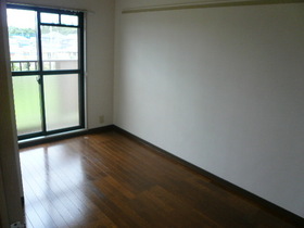 Living and room. Indoor photos use other, Room. It will be in the image.