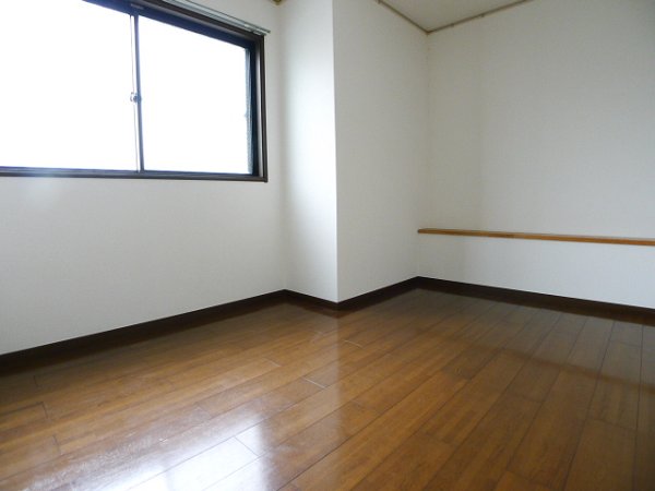 Other room space. North Western-style 5 Pledge