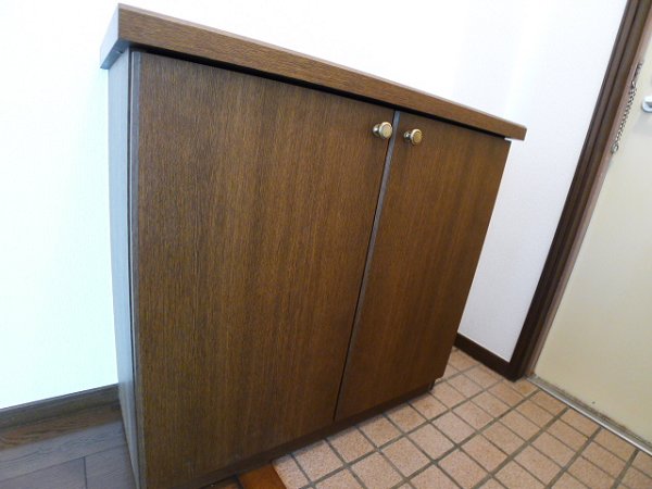 Receipt. Entrance cupboard