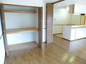 Living and room. 12 Pledge of is LDK