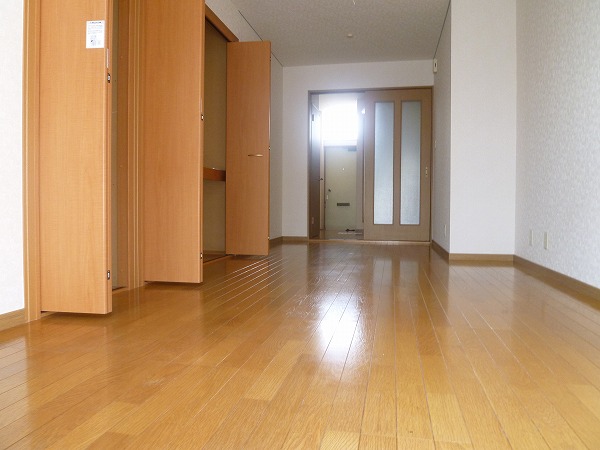 Other room space. Clean room.