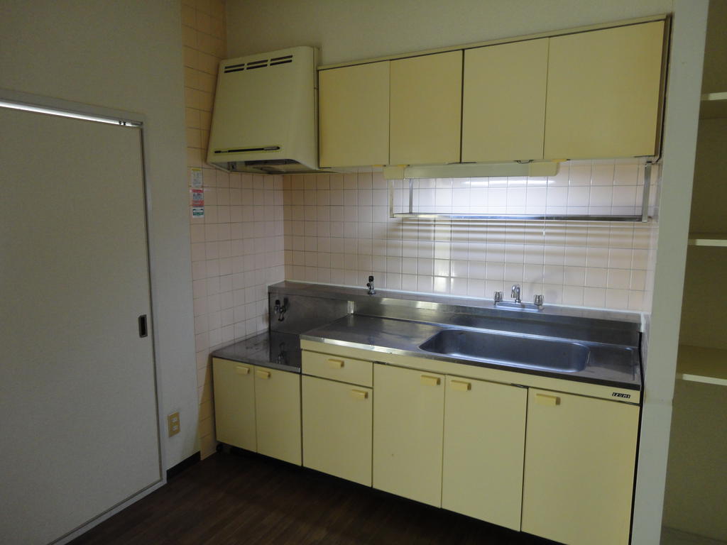 Kitchen. Stove can be installed for a commercial city gas