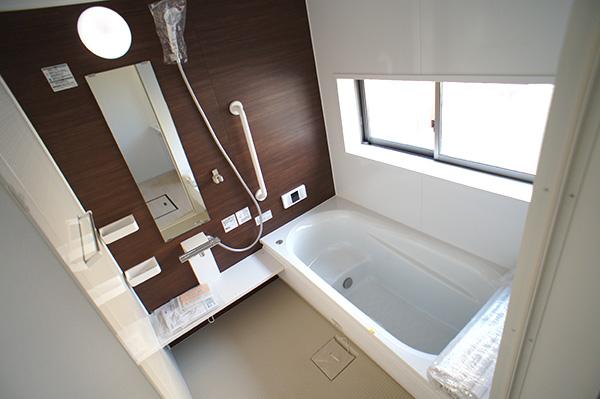 Bathroom. Building 2