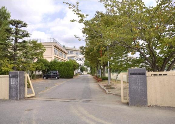 Junior high school. Kashiwashiritsu Kashiwadai 700m until the third junior high school