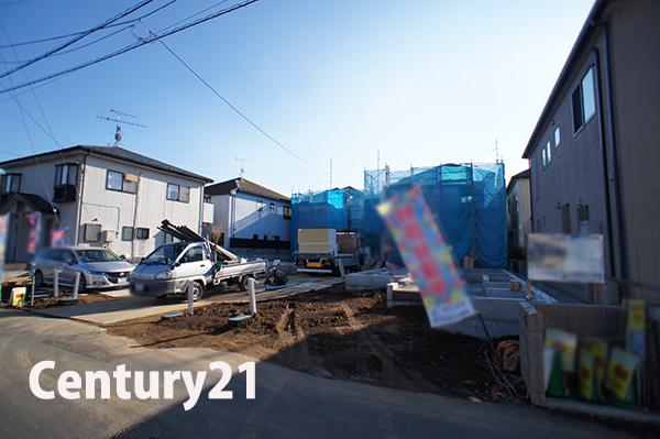 Local photos, including front road. 11 / 26 shooting Completion of framework