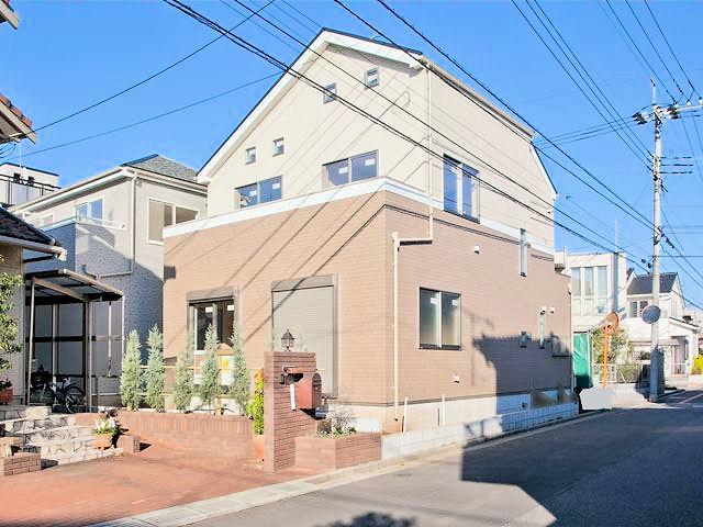 Local appearance photo. Local (12 May 2013) Shooting