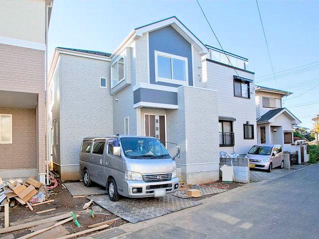 Local appearance photo. Local (12 May 2013) Shooting