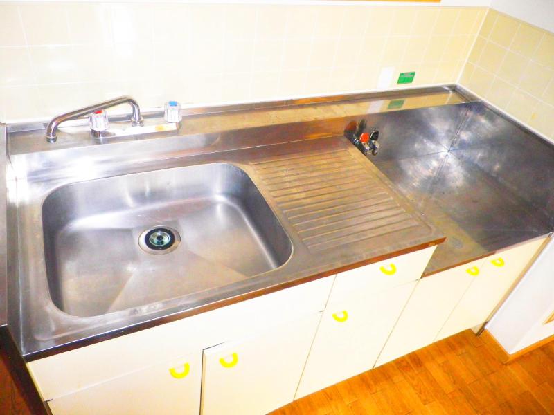 Kitchen. It is easy likely kitchen use in clean