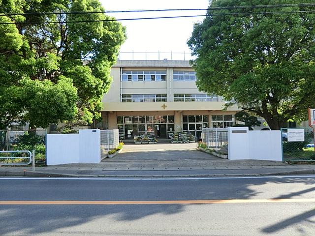 Primary school. Kashiwashiritsu Sakaine 400m to East Elementary School
