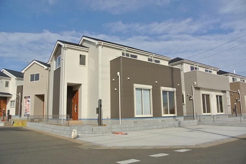 Local appearance photo. Local (12 May 2013) Shooting