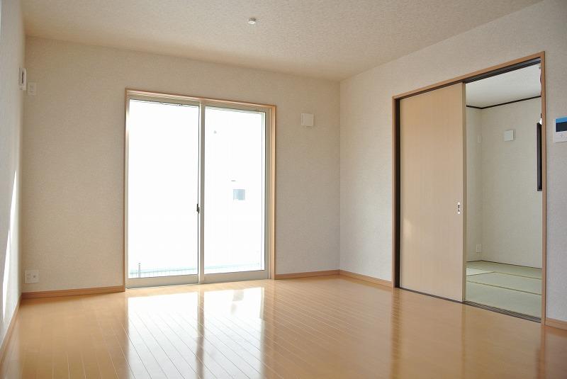 Living. Local (12 May 2013) Shooting