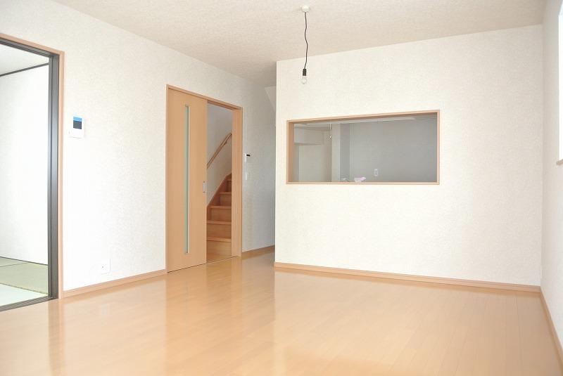 Living. Local (12 May 2013) Shooting