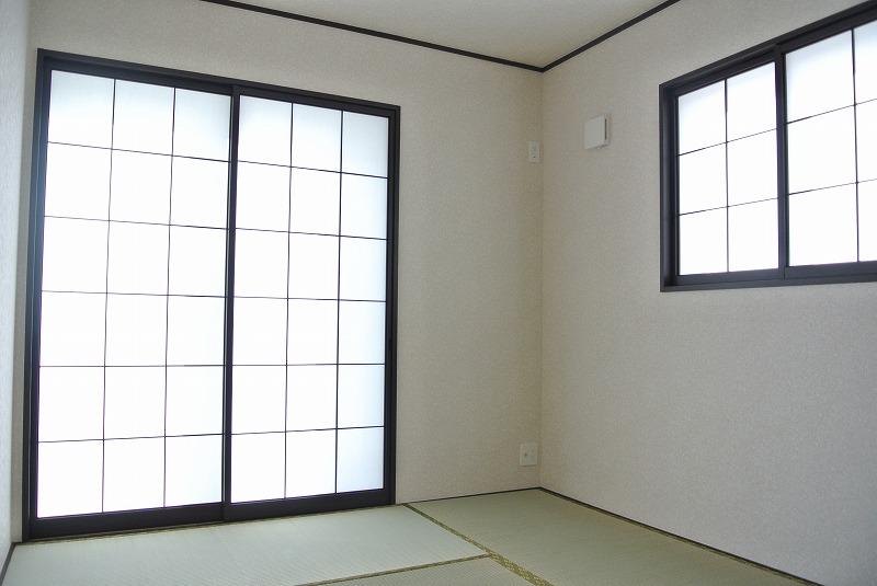 Non-living room. Local (12 May 2013) Shooting