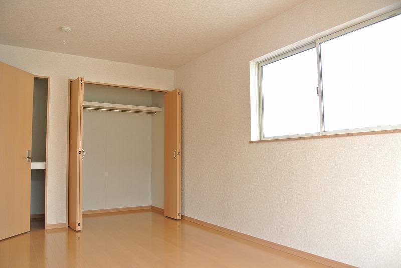 Non-living room. Local (12 May 2013) Shooting