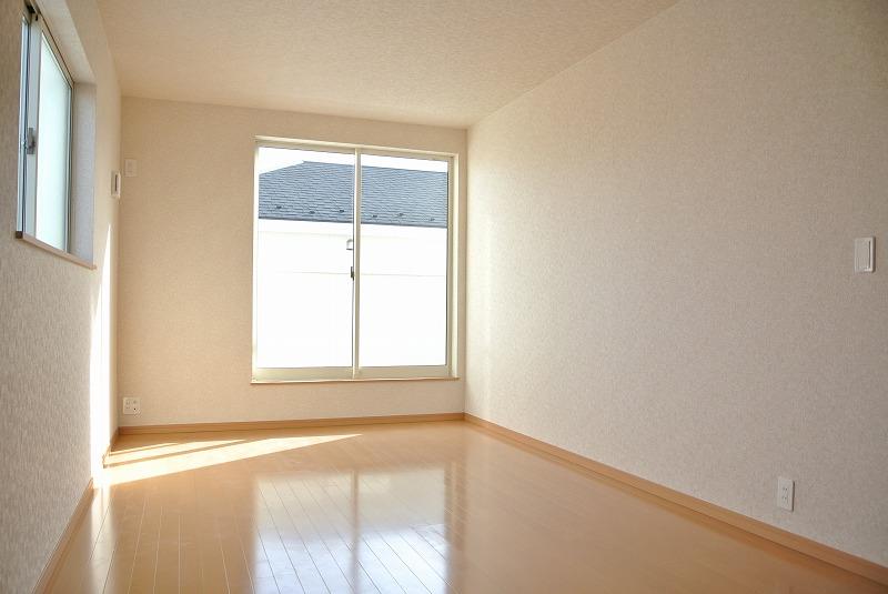 Non-living room. Local (12 May 2013) Shooting