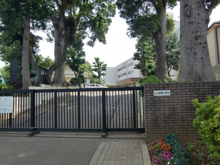 Primary school. Elementary school of 560m 7-minute walk to wealth urging elementary school 7-minute walk is the school road to attend without having to pass through the main street.