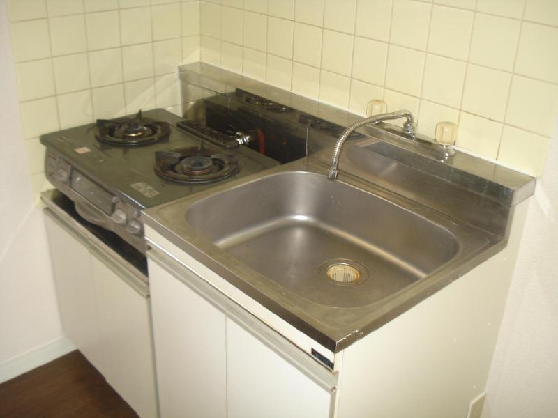 Kitchen. Two-burner stove with