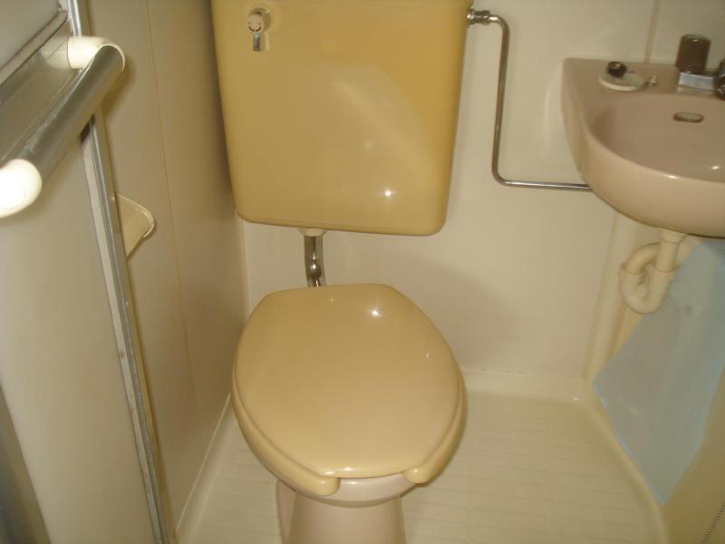Toilet. 3-point unit is.