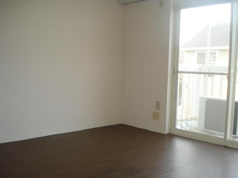 Living and room. Day good