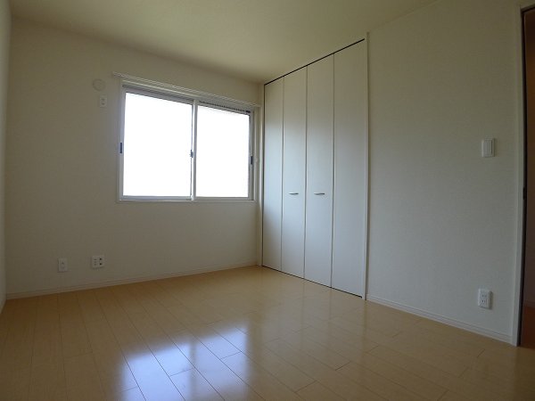 Other room space. North Western-style 6 Pledge