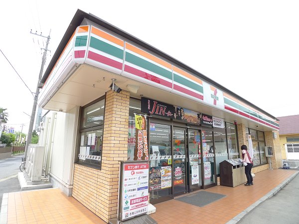 Convenience store. Seven-Eleven Shinkashiwa 4-chome up (convenience store) 155m
