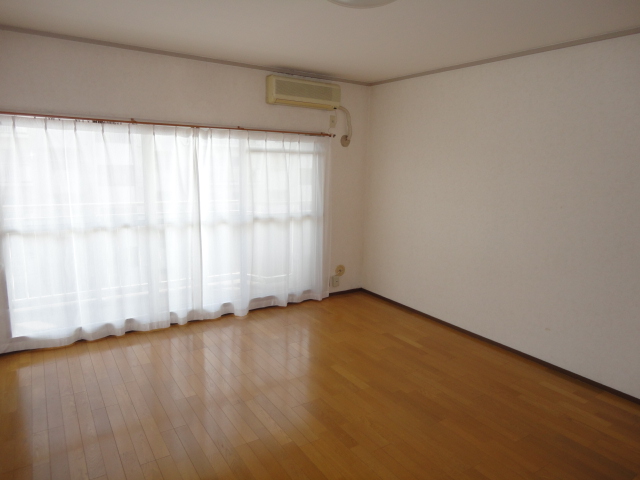 Other room space. Western-style air-conditioned