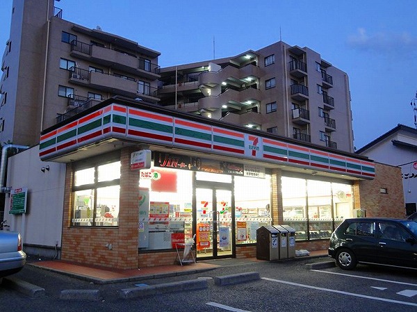 Convenience store. 1100m to Seven-Eleven (convenience store)