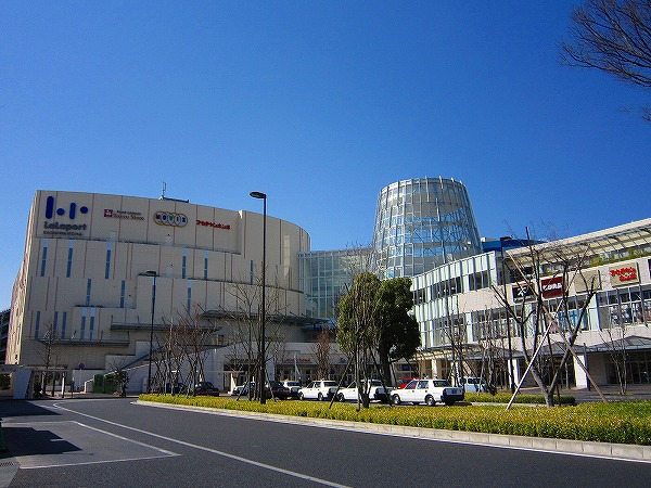 Shopping centre. LaLaport Kashiwanoha until the (shopping center) 300m