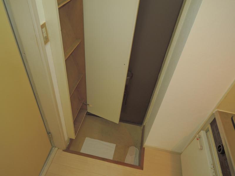 Entrance. Entrance of the room