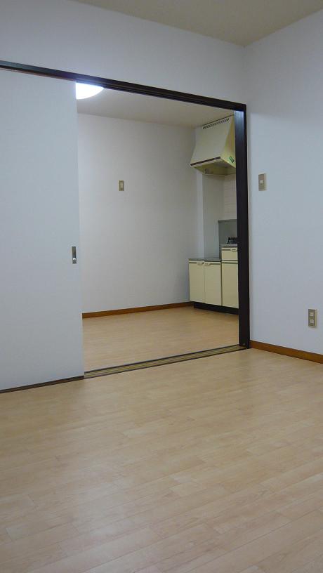 Other room space. New life support! Choices Property