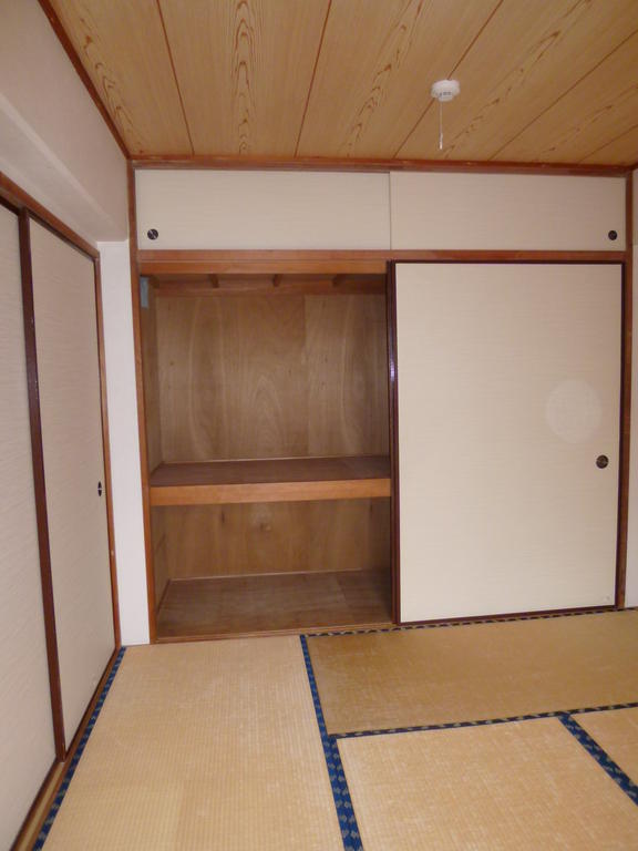 Receipt. Japanese-style storage