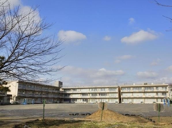 Primary school. Kashiwashiritsu pine needles first to elementary school 328m