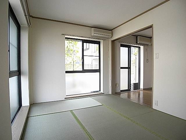Living and room. Room 1