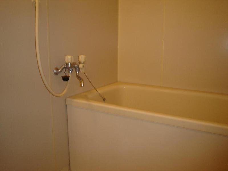 Bath. Fatigue is caught likely Bathing