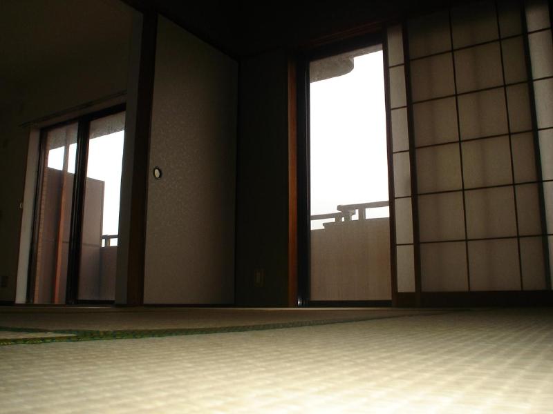 Other room space. Japanese-style room also has a calm
