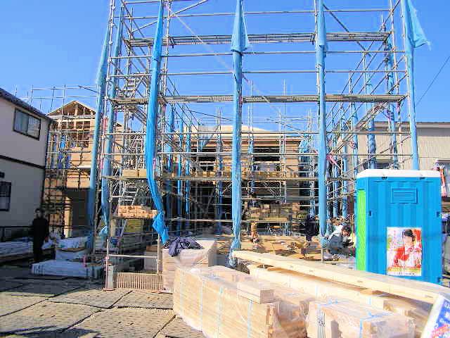 Local appearance photo. Local (12 May 2013) Shooting