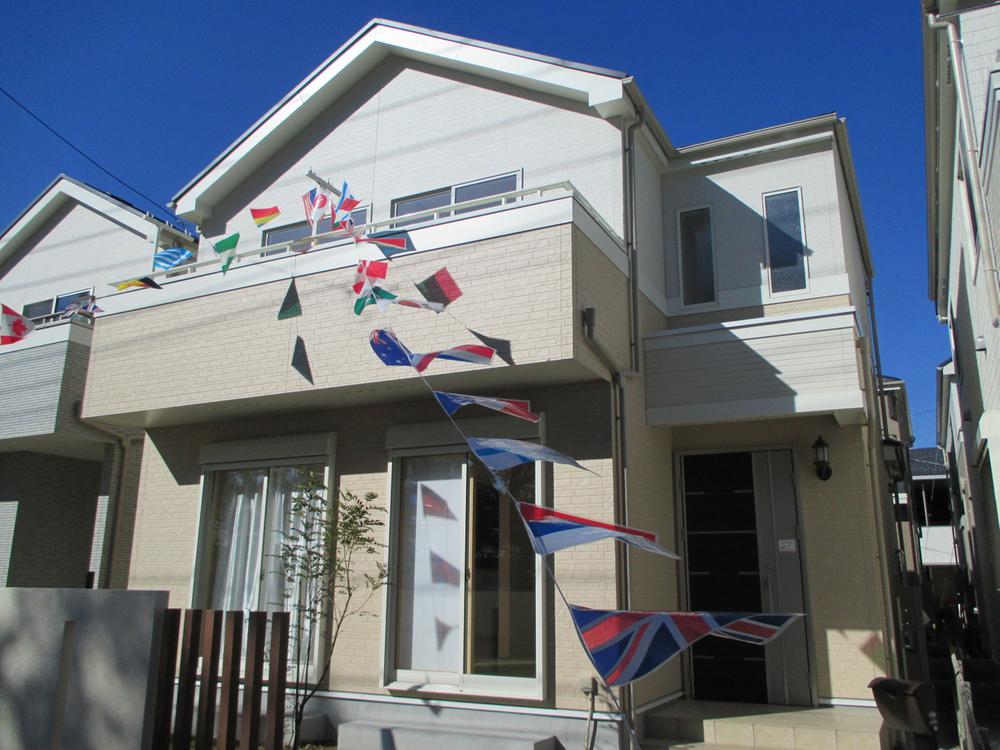 Local appearance photo. V Building of calm appearance