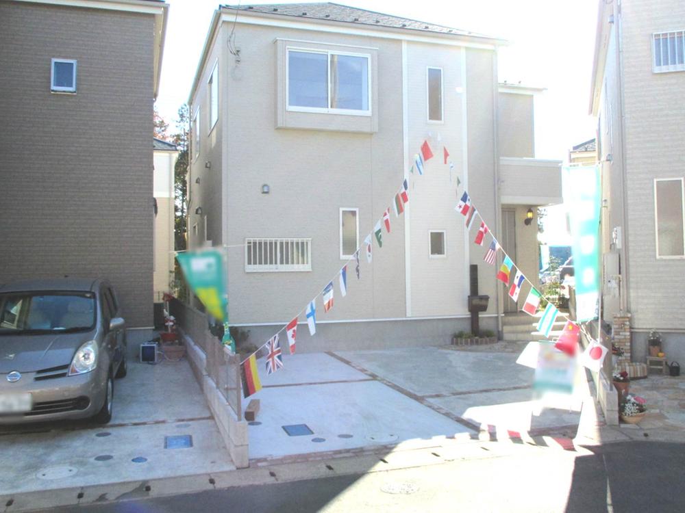 Local appearance photo. Unique F Building