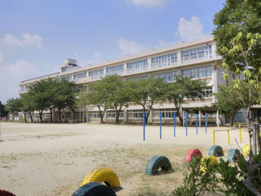 Primary school. Kashiwashiritsu 346m to Otsu months hill second elementary school (elementary school)