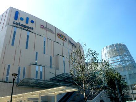 Shopping centre. Until Kashiwanoha LaLaport 3800m Mitsui LaLaport Please to enjoy, such as shopping and movies of the weekend