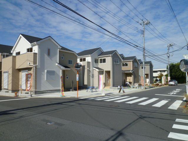 Local photos, including front road. Local 10 Building side (November 2013) Shooting