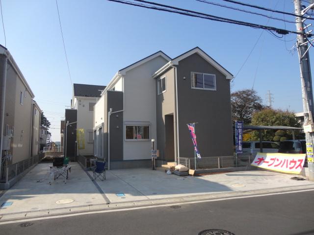 Local appearance photo. Local 10 Building (November 2013