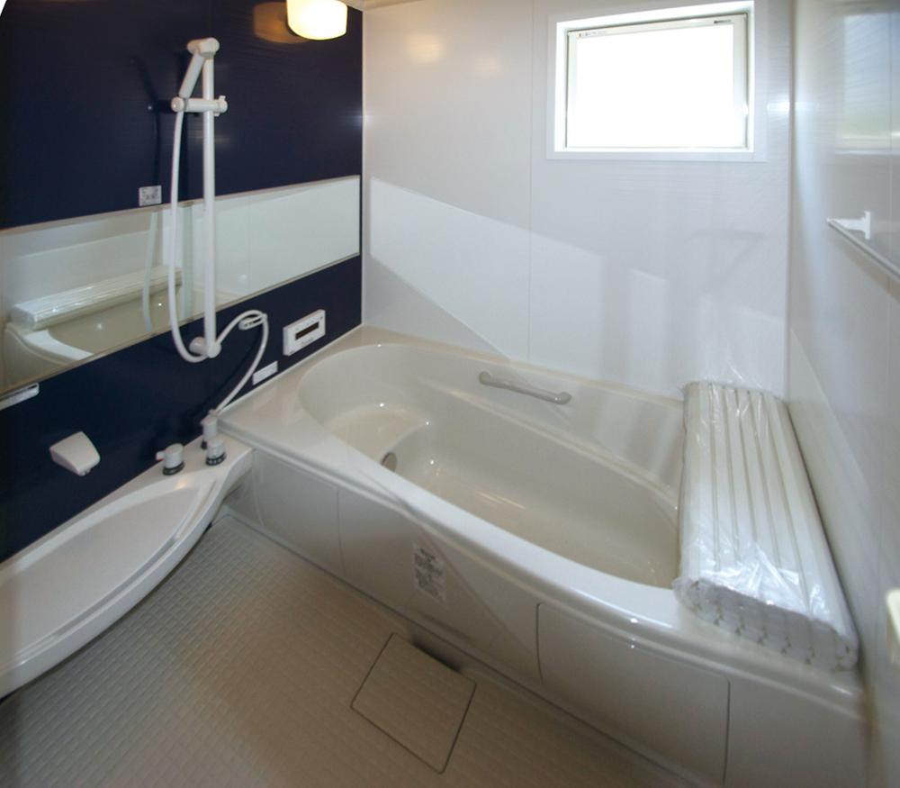 Bathroom. Indoor (12 May 2013) Shooting