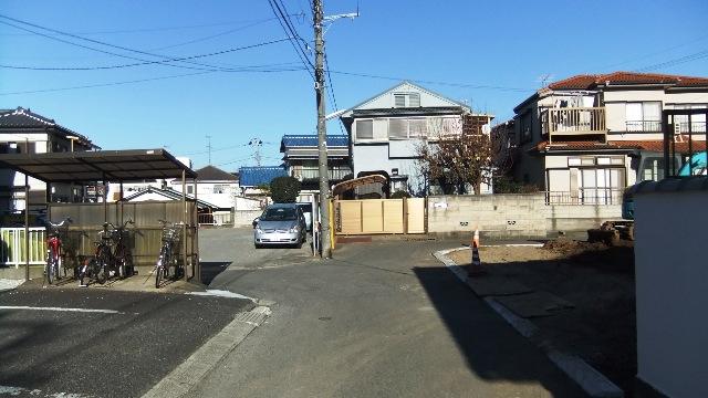 Local photos, including front road. Local (12 May 2013) Shooting