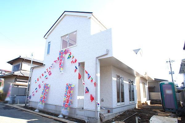 Local appearance photo. 1 Building