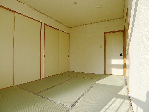 Living and room. Japanese-style room 6 quires