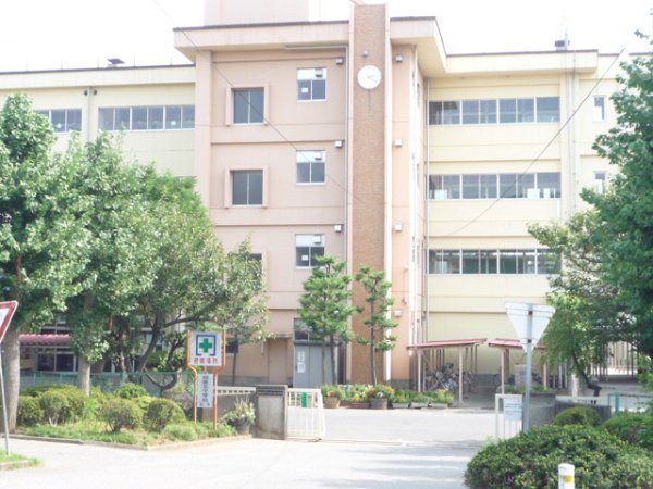 Junior high school. Kashiwadai five 935m up to junior high school (junior high school)